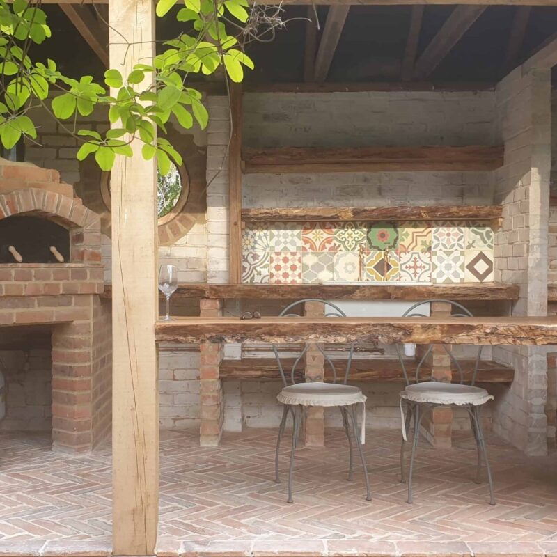 ZAMW – Rustic Brick Tile