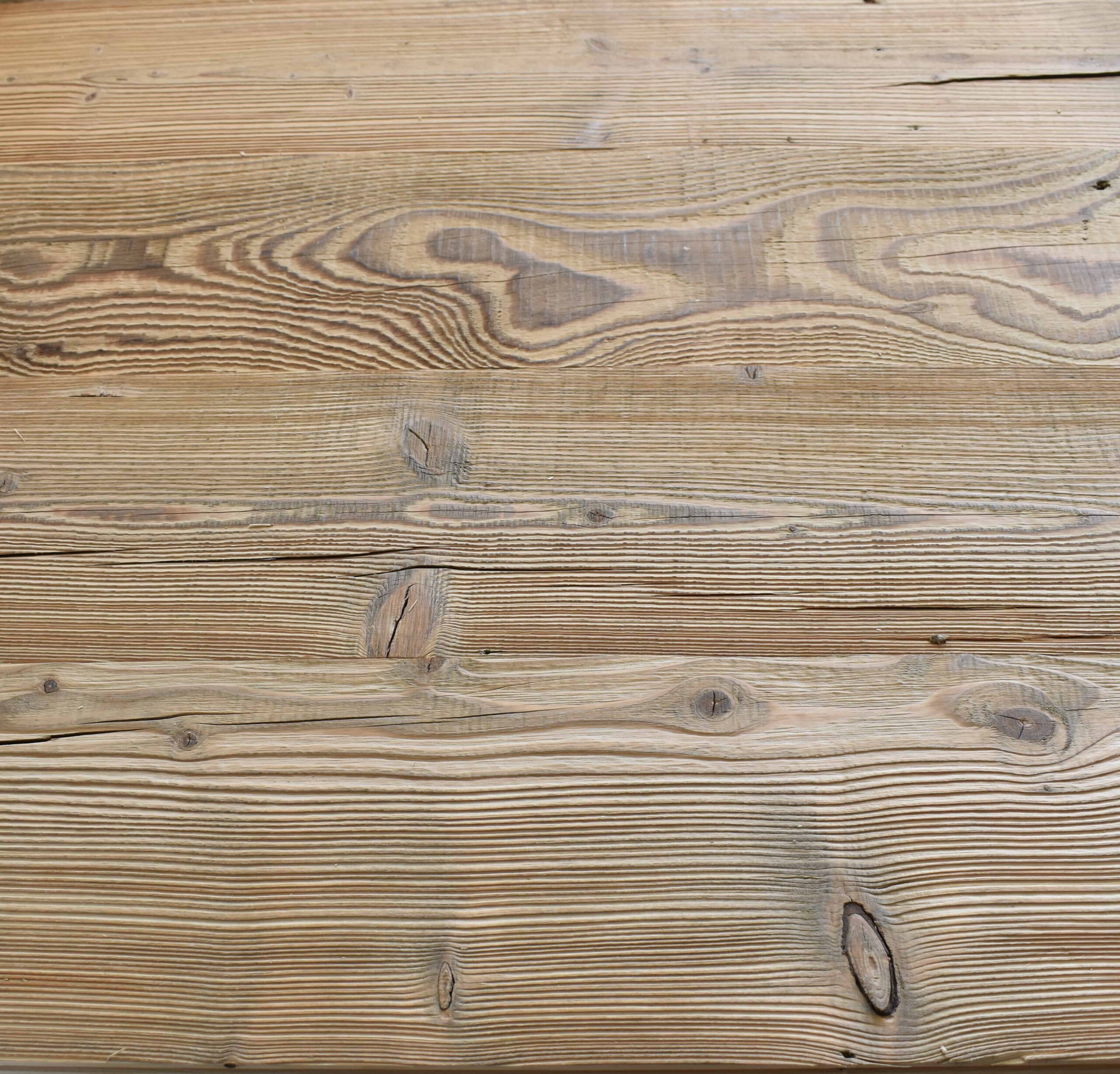 Reclaimed pine flooring 1