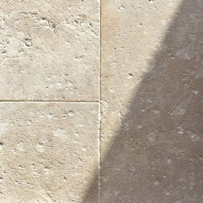 APL – Antiqued Ampilly Limestone