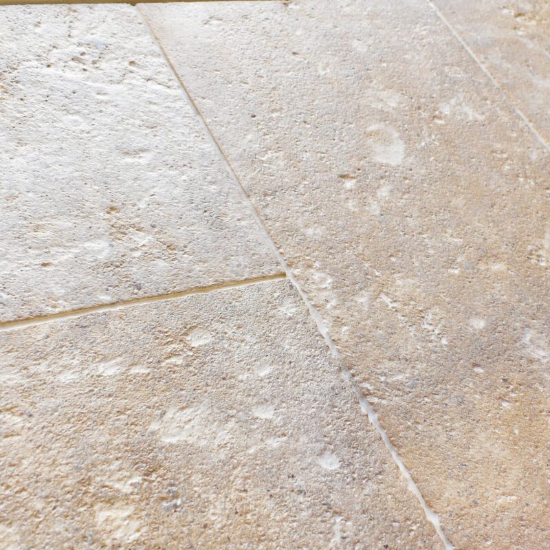 APL – Antiqued Ampilly Limestone
