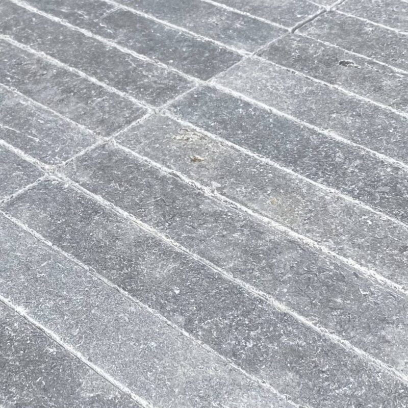 AGLP – Antique Grey Parquet Limestone